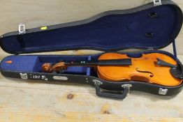 A CASED VINTAGE VIOLIN