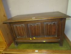 AN OAK LINENFOLD SMALL BLANKET BOX W 91 CM