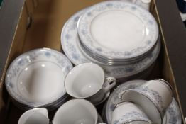 A TRAY OF NORITAKE TEA AND DINNERWARE