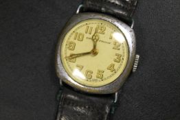 AN ANTIQUE MENS TRENCH WRISTWATCH