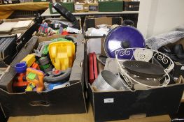 4 TRAYS TO INCLUDE EARLY LEARNING PLASTIC TOYS, BUZZ LIGHTYEAR FIGURE ETC