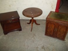THREE ITEMS TO INCLUDE A LEATHER INLAID REPRODUCTION GARRARD MUSIC CENTRE, A ROUND PEDESTAL TABLE