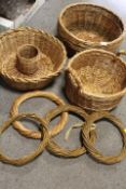 A QUANTITY OF ASSORTED WICKER WARE TO INCLUDE BASKETS