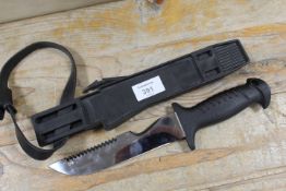 A SQUALOW DIVING / SPORTING KNIFE IN SHEATH
