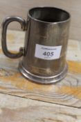 A HALLMARKED SILVER TANKARD - APPROX WEIGHT 186 G