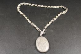ANTIQUE LOCKET AND COLLARETTE CHAIN