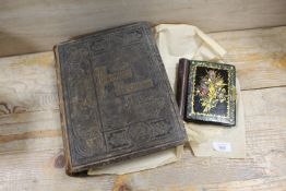 AN ANTIQUE EDITION OF THE PILGRIMS PROGRESS BY JOHN BUNYAN TOGETHER WITH A SMALL ANTIQUE