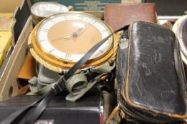 A TRAY OF VINTAGE CINE CAMERA EQUIPMENT ETC