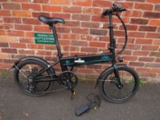 A FIIDO FOLDING ELECTRIC BIKE MODEL D4 WITH CHARGER