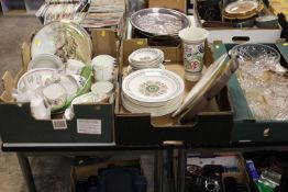 THREE TRAYS OF CERAMIC AND GLASS TO INCLUDE CAFE WINKLE RETRO DINER WARE POOLE POTTERY VASE AND