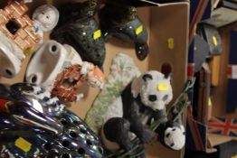 A TRAY OF COLLECTABLES TOGETHER WITH A TRAY OF ASSORTED ANIMAL FIGURES ETC (2)