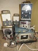 A SELECTION OF VINTAGE ELECTRONIC TESTING EQUIPMENT TO INCLUDE A SONY 466 OSCILLOSCOPE,