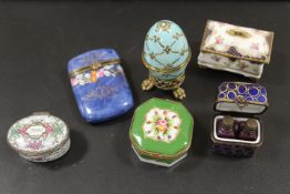 A COLLECTION OF SIX ENAMEL AND CERAMIC TRINKET BOXES AND SCENT BOTTLE CASES ETC