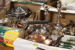 TWO TRAYS OF ASSORTED METALWARE TO INCLUDE SILVER PLATE, COPPER ETC