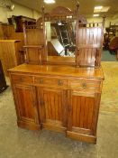 A LATE VICTORIAN / EDWARDIAN OAK CHIFFONIER W-109 CM