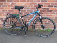 A BOARDMAN SPORT HYBRID K7 MOUNTAIN / TOURING BIKE WITH 27 GEARS AND HYDRAULIC BRAKES, 18