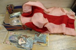 A SMALL SELECTION OF COLLECTABLES TO INCLUDE A MODERN ART NOUVEAU STYLE ALPHONSE MUCHA 3PC TILE