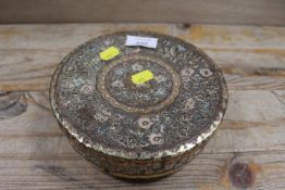 A VINTAGE HUNTLEY AND PALMER BISCUIT TIN CONTAINING A SMALL USED STAMP COLLECTION