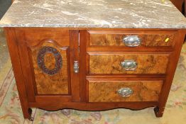 AN EDWARDIAN MAHOGANY MARBLE TOPPED WASHSTAND W-107 CM