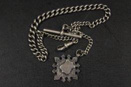 A MENS ANTIQUE SILVER POCKET WATCH ALBERT CHAIN
