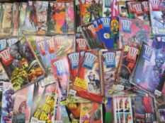 A TRAY OF MIXED ERA 2000AD JUDGE DREDD COMICS, TO INCLUDE SOME FROM 1988 / 89 / 90, AND SOME FROM