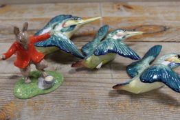 THREE GRADUATING BESWICK KINGFISHER WALL PLAQUES SMALL ONE A/F TOGETHER WITH A BESWICK BUNNYKINS