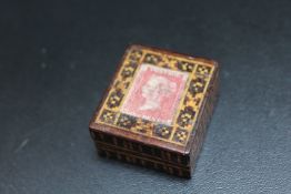 A TUNBRIDGEWARE STAMP BOX, W 3.75 cm