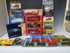 BOX CONTAINING FOURTEEN MIXED BRAND DIE CAST VEHICLES, to include Burago 1:24 scale Ferrari Le