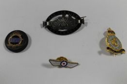 A HALLMARKED SILVER AND ENAMEL BADGE FOR 'AUSTRALIA WAR SERVICE', W 4.3 cm, together with an