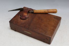 AN ARTIST'S TRAVELLING PAINT BOX, with small trowel, W 20 cm