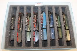 A TRAY CONTAINING EIGHT 'N GAUGE' STEAM LOCOMOTIVES WITH TENDERS, by Trixd, Bachmann, Grafar etc