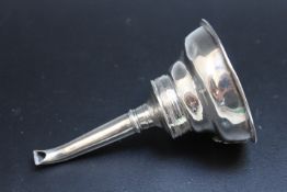 A HALLMARKED SILVER WINE FUNNEL BY ROBERT HENNELL I AND DAVID HENNELL II - LONDON 1795, approx