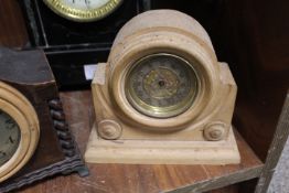 AN ASSORTMENT OF MANTLE CLOCKS (4)