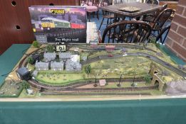 A BOXED 'N GAUGE' THE NIGHT MAILTRAIN SET, Graham Farrish by Bachmann 370-130 to include Doncaster