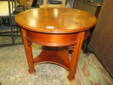 A MODERN CIRCULAR OCCASIONAL TABLE - Dia. 64 cm