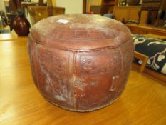 A RETRO EASTERN POUFFE