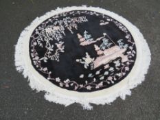 A MODERN KATAM WOOLLEN RUG, Dia. 152 cm