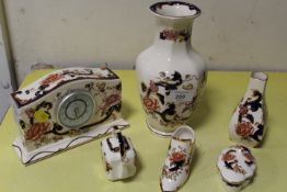 A SMALL COLLECTION OF MASONS MANDALAY TO INCLUDE A MANTLE CLOCK