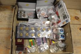 A COLLECTION OF COINS, REPRODUCTION MEDALS ETC