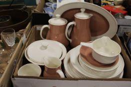 A TRAY OF WEDGWOOD TEA AND DINNER WARE