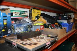 A SELECTION OF BOXED POWER TOOLS TO INCLUDE AN ENGINEERS GAUGE, VARIOUS HAND TOOLS ETC
