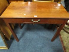 A GEORGIAN MAHOGANY SIDE TABLE WITH DRAWERS - W 91 cm