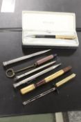 A BOX OF VINTAGE PENS AND PENCILS TO INCLUDE TWO SILVER EXAMPLES
