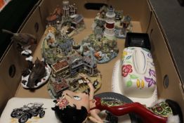 A TRAY OF ASSORTED CERAMICS TO INCLUDE DANBURY MINT RNLI COLLECTION MODELS BY JANE HART ETC