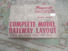 A BOXED PLAYCRAFT '00 / H0 GAUGE' COMPLETE RAILWAY SET WITH INSTRUCTIONS