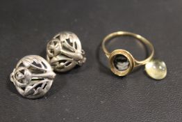 A HALLMARKED 9CT GOLD RING A/F - APPROX WEIGHT 1.5 G TOGETHER WITH A PAIR OF 925 SILVER CLIP ON