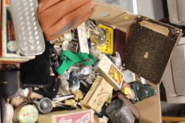 A TRAY OF VINTAGE COLLECTABLES TO INCLUDE POCKET WATCHES, SUGAR TONGS. TRINKET BOXES ETC
