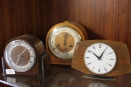 A VINTAGE DECO METAMEC MANUAL WIND DESK CLOCK TOGETHER WITH TWO MANTLE CLOCKS (3)