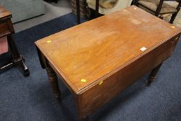 A 19TH CENTURY MAHOGANY PEMBROKE TABLE