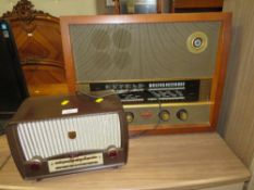 A VINTAGE ULTRA BAKELITE RADIO PLUS A MURPHY RADIO (2)